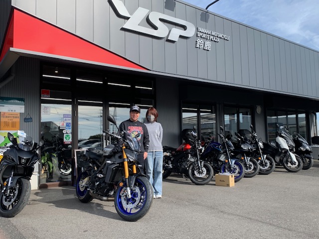 メリークリスマス！少し暖かさが感じられます。MT09 SP、YZF-R7を納車させていただきました。